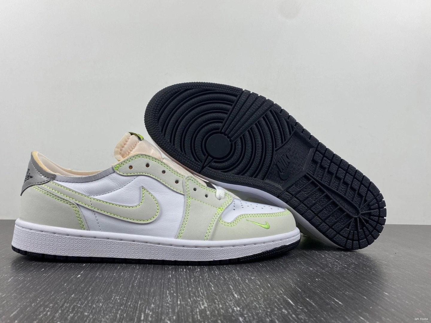 1 Black DM7837-103  Green Jordan Low White Ghost Retro 0929